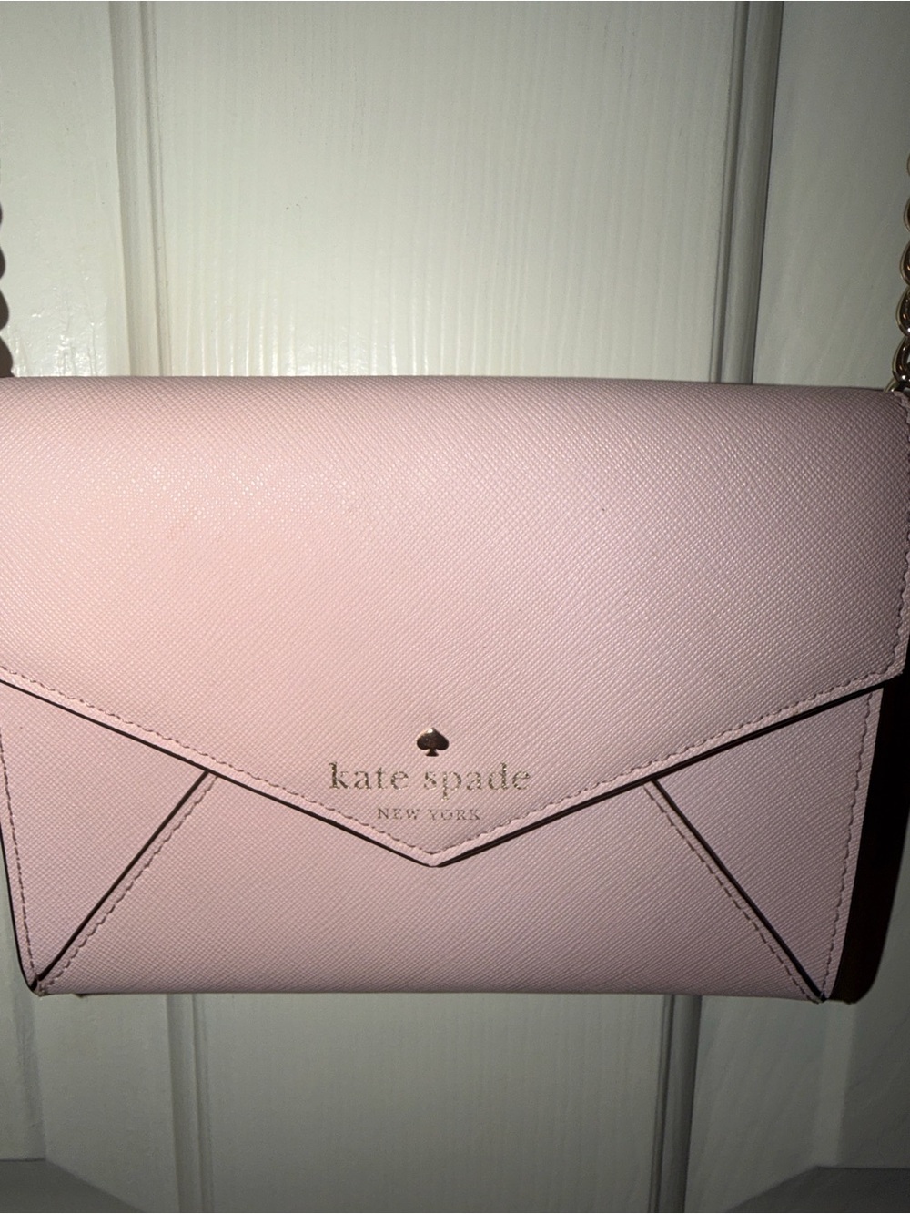 kate spade light pink envelope crossbody with gold chain - Picture 6 of 9